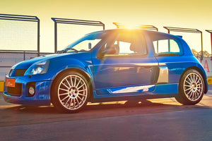 Renault Clio V6: Ciro drives a French icon (video)